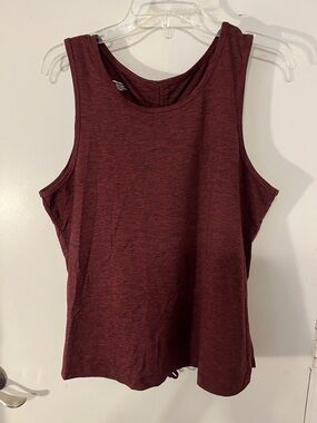 Activ8  women’s performance scrunch, tank top maroon large,